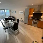 Birmingham City Apartment With 3 Bedrooms