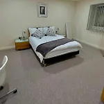 Birmingham City Apartment With 3 Bedrooms
