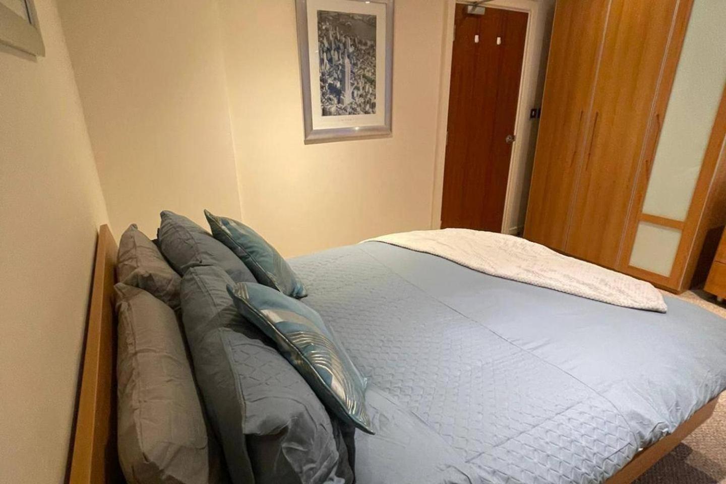 City With 3 Bedrooms *